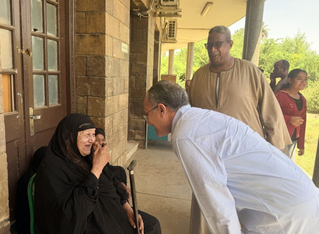 نور في عيون الصعيد… قوافل “العيون” تنهي معاناة السفر لمئات المرضى بأسوان